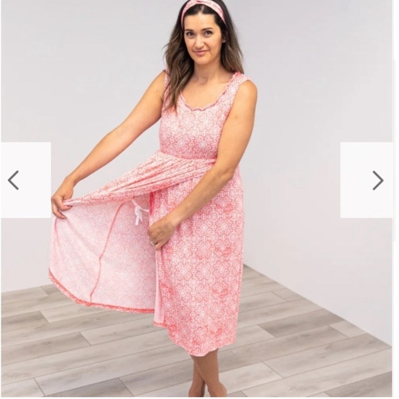 Latched Mama labor dress 2.0 size 1X black with rose floral pattern - Picture 10 of 11